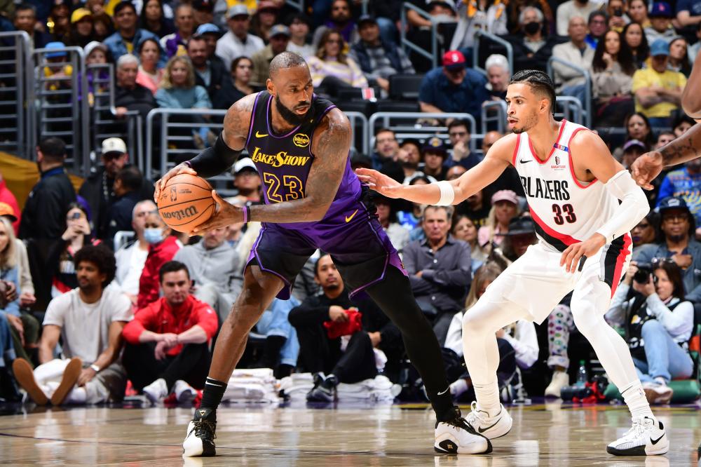 固然是对他 固然是对他